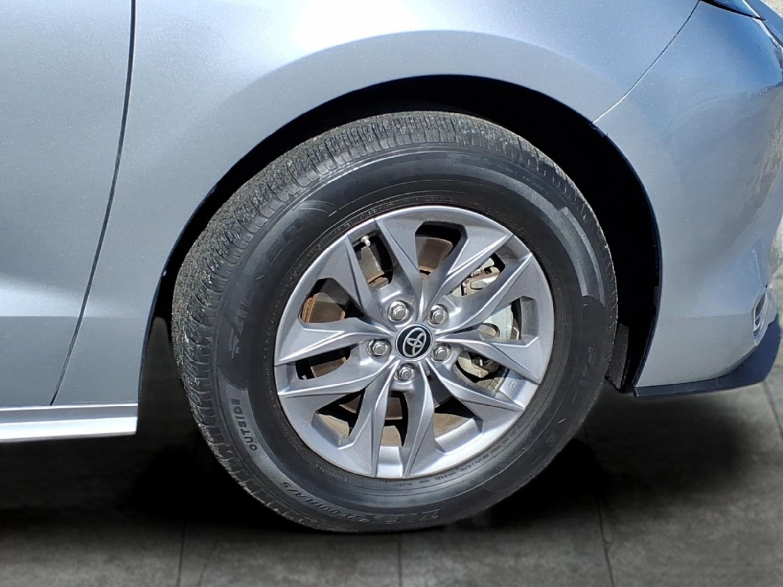 Used Car 2023 Toyota Sienna  Xle For Sale Under $40,000 In Bastrop, Texas