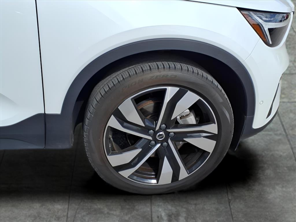 Used Car 2024 Volvo Xc40  B5 Plus Dark Theme For Sale Under $35,000 In Bastrop, Texas