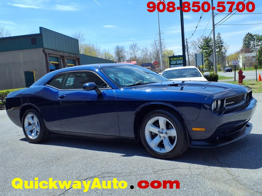 2013 Dodge Challenger SXT - main photo