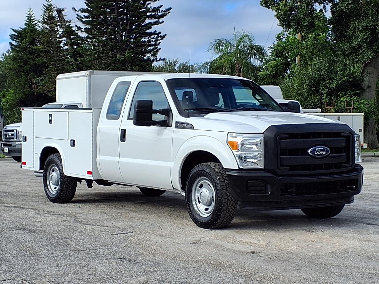 2016 Ford F-250 Super Duty Super Cab 8' Utility Truck