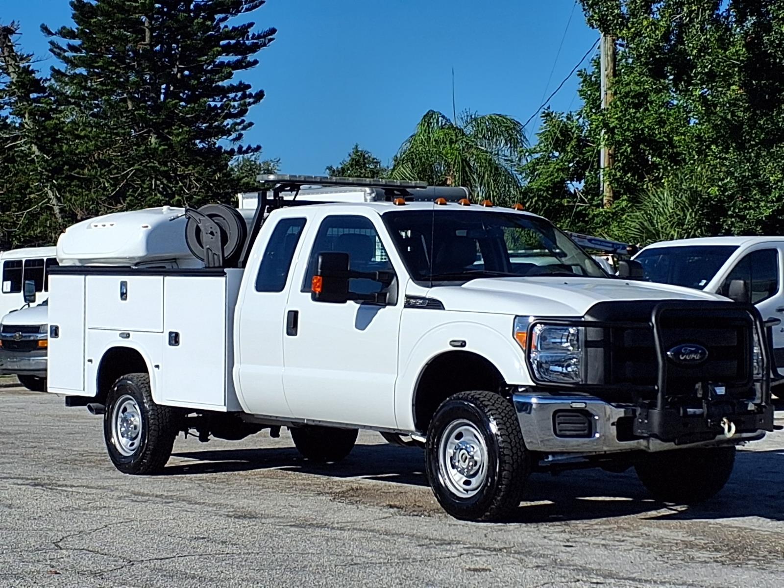 2016 Ford F-350 Super Duty 8' Utility Truck