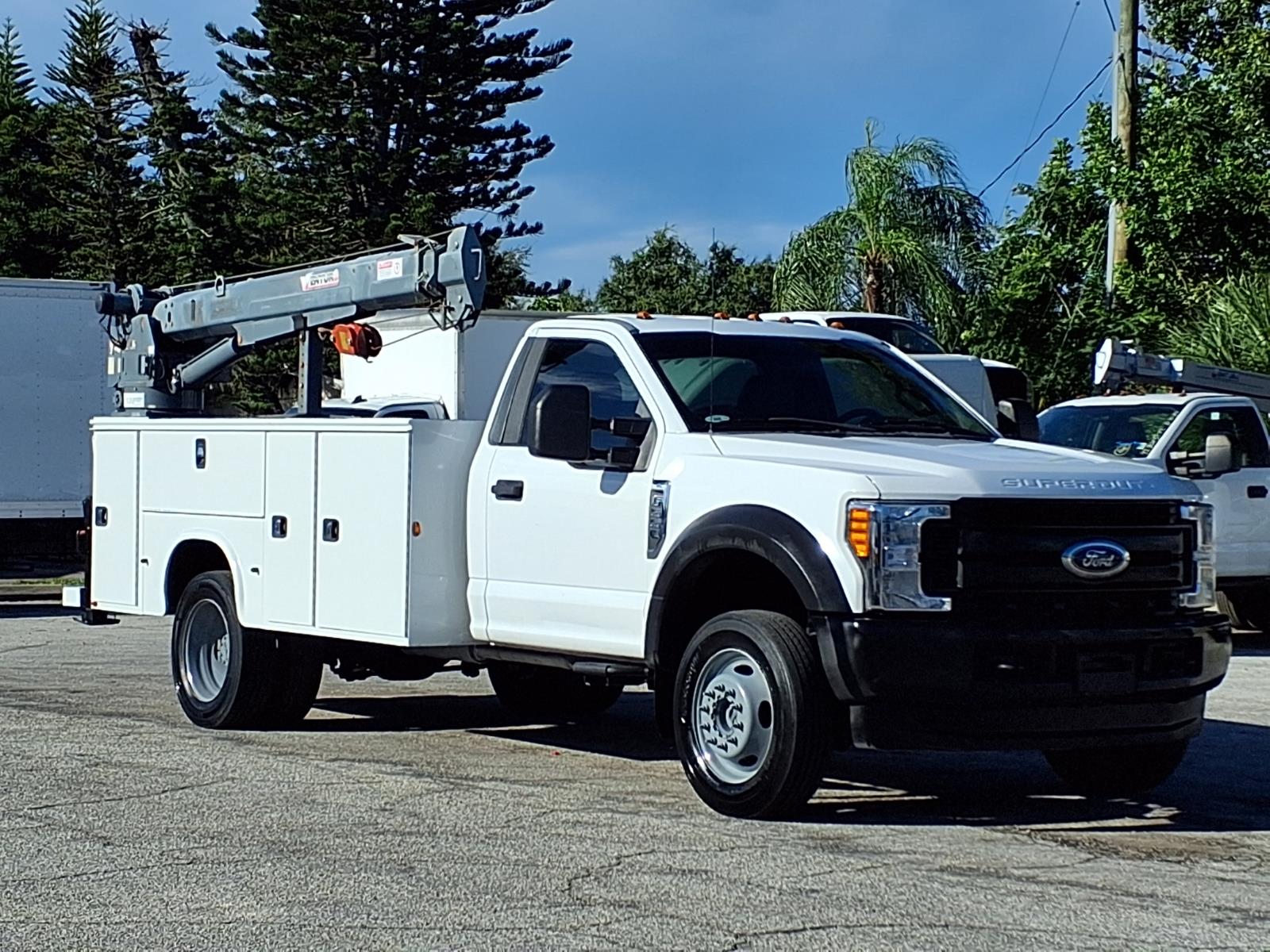 2017 Ford F-550 Super Duty 11' Utility Truck w/Crane