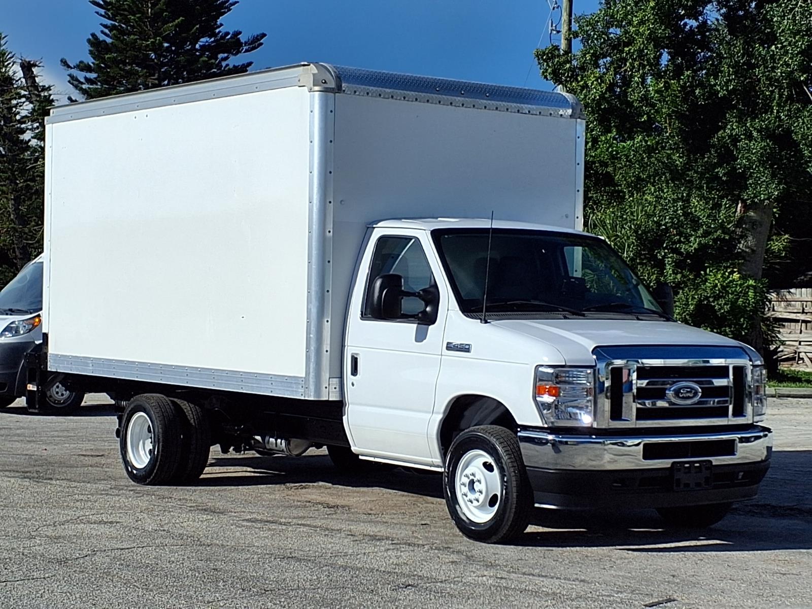 Ford E-450 SD