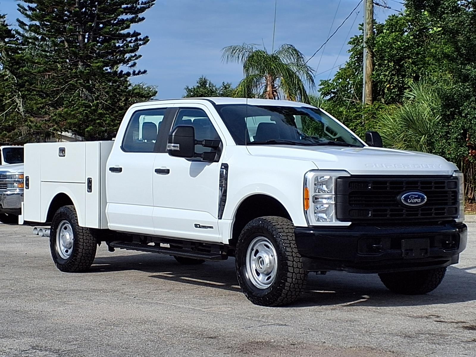 2023 Ford F-250 Super Duty Crew Cab Utility Truck