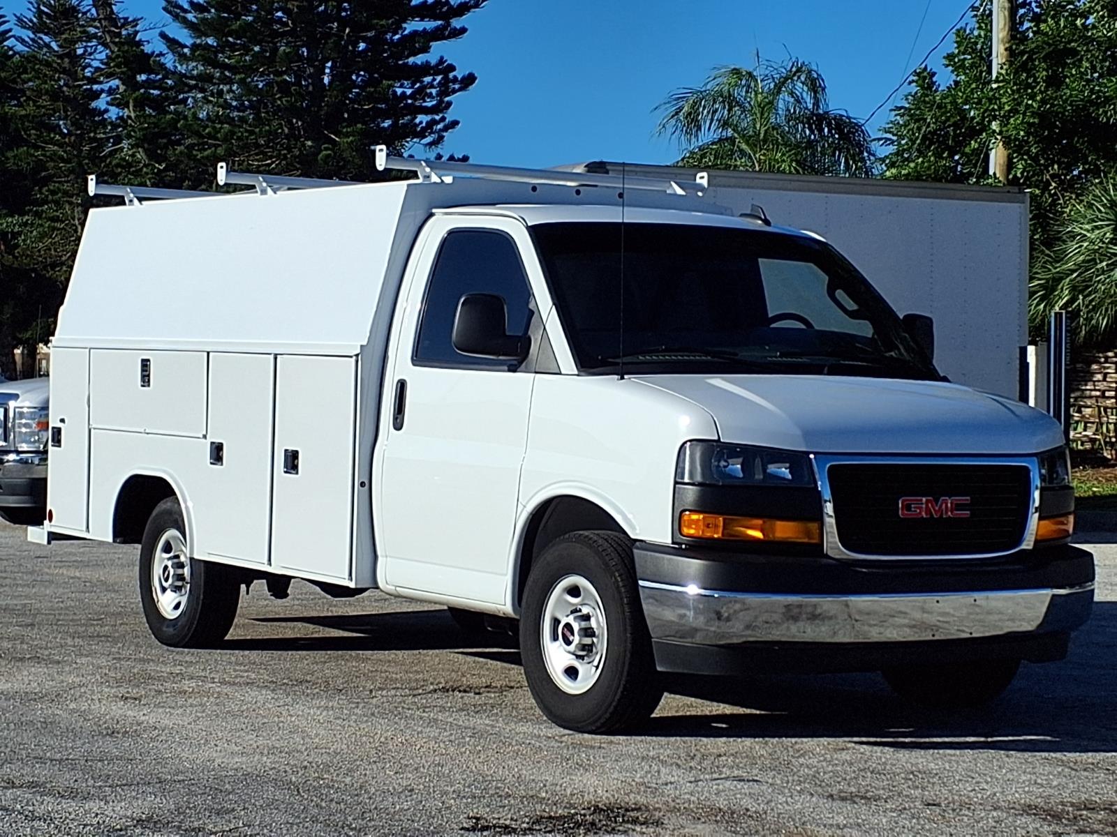 2024 Gmc Savana 3500 10' Reading RVSL Enclosed Utility Van