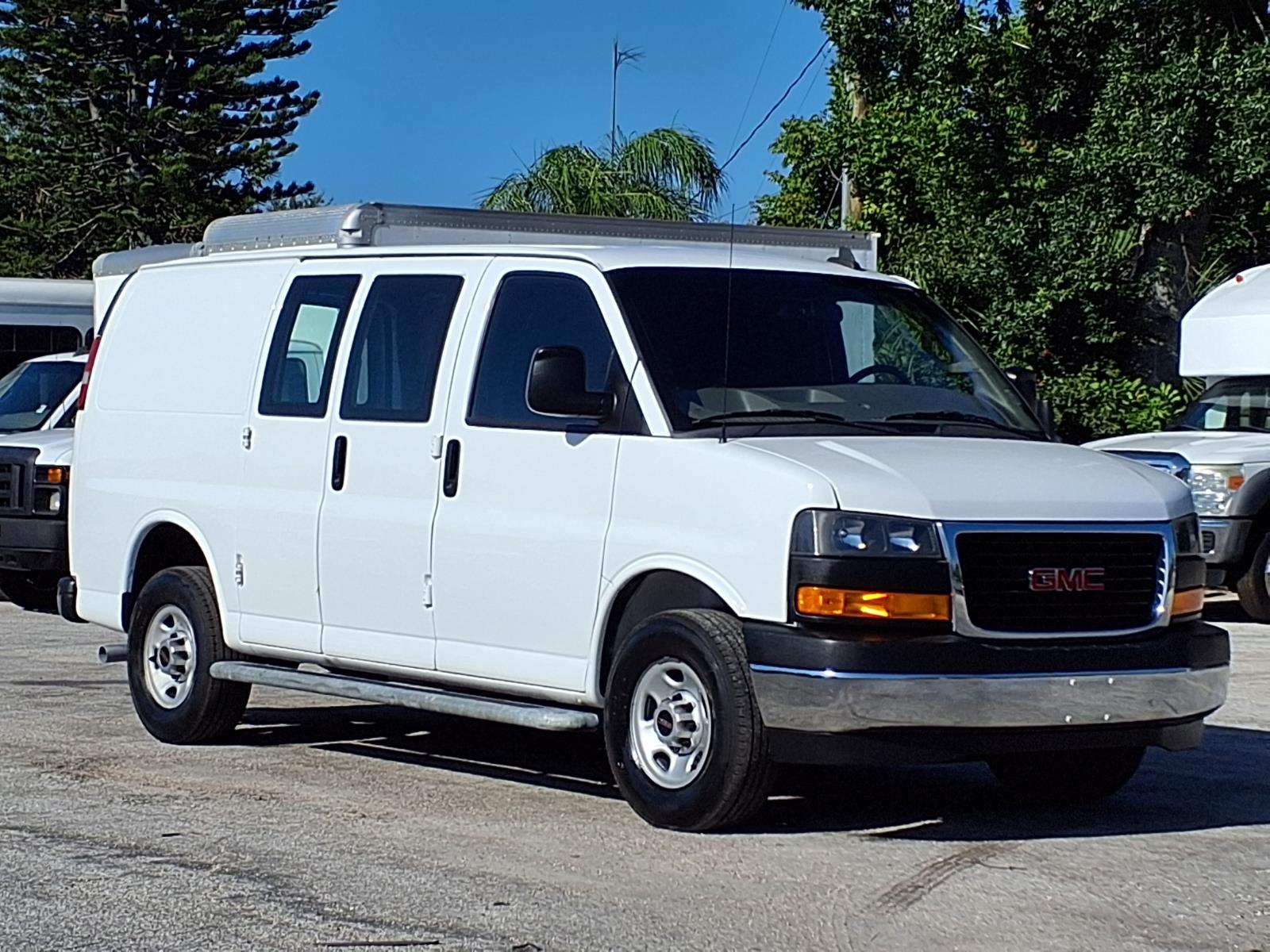 GMC Savana