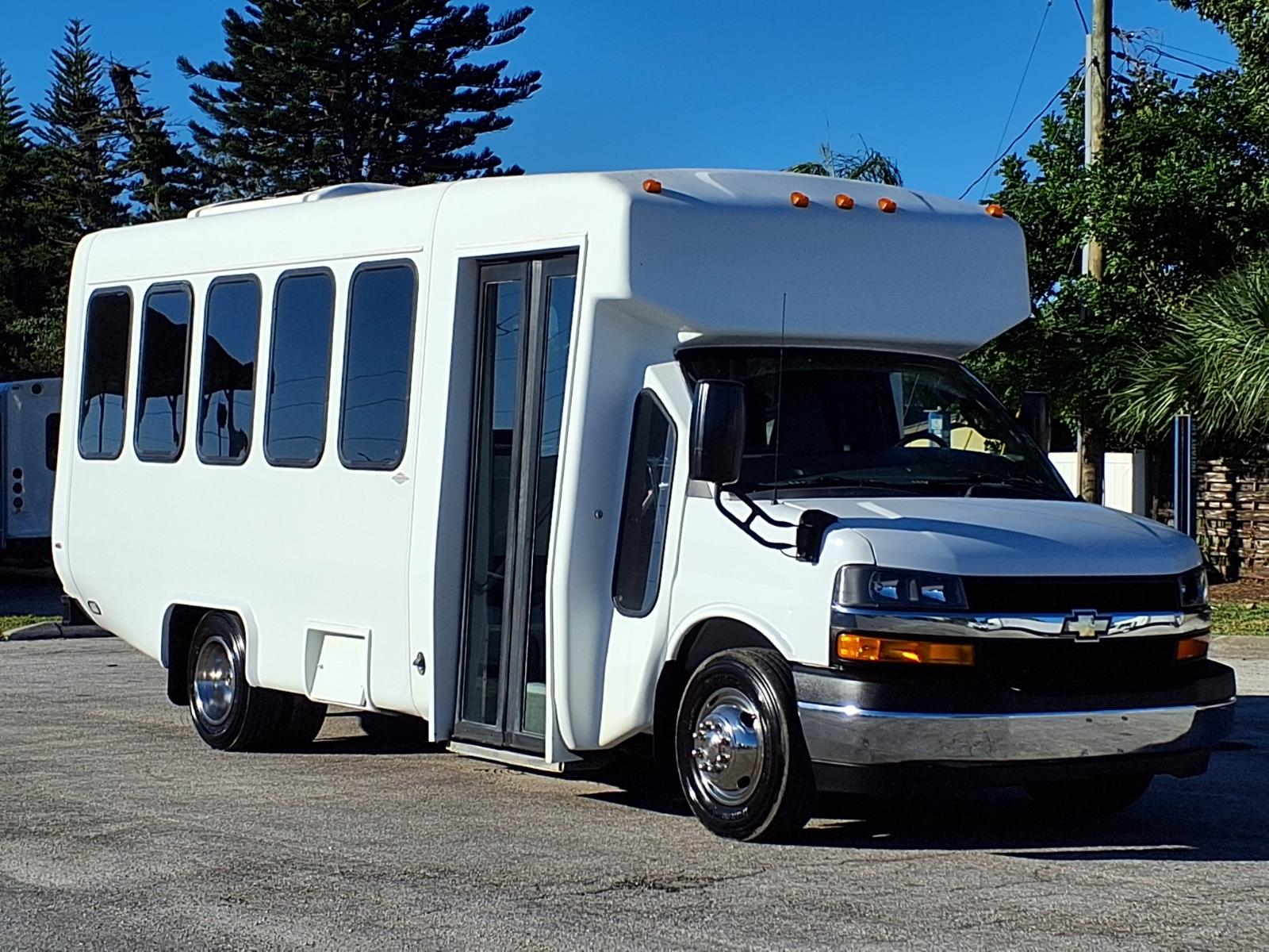 2020 Chevrolet 3500 15 Passenger Shutle Bus w/Rear Closet