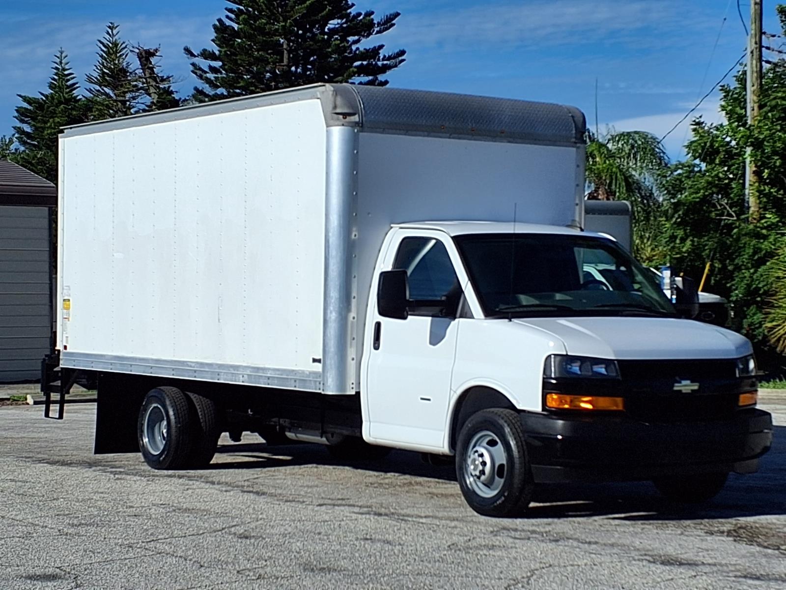 2019 Chevrolet Express Chassis 3500 177 Cutaway RWD
