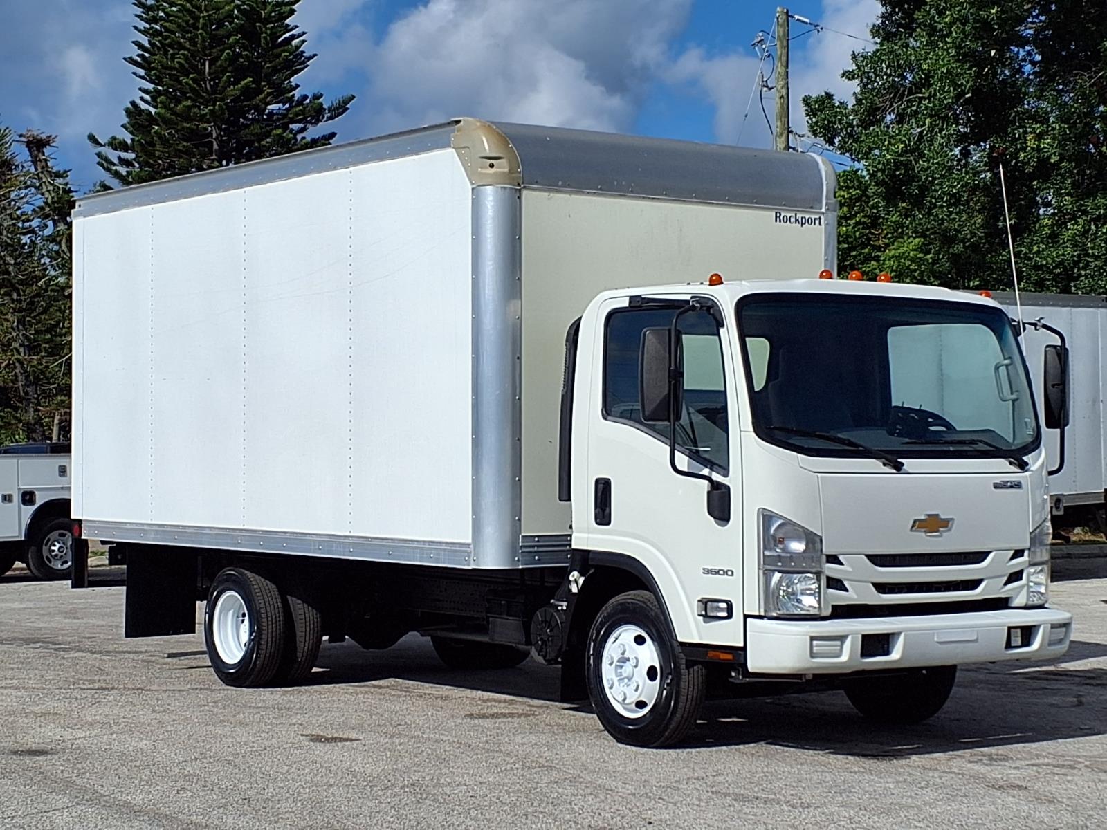 2022 Chevrolet LCF 3500 16' Box Truck w/Ramp