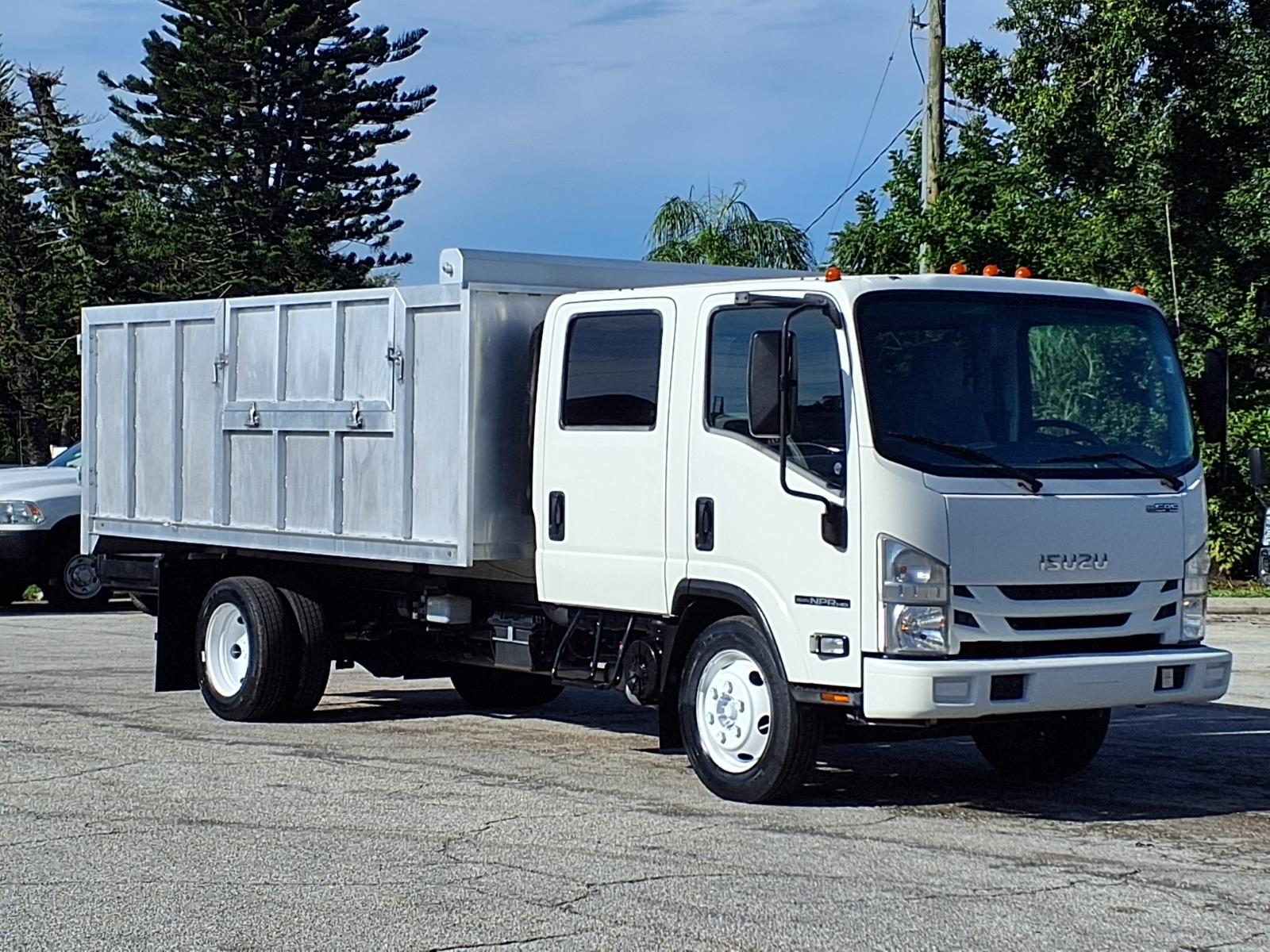 Isuzu NPR Crew Cab