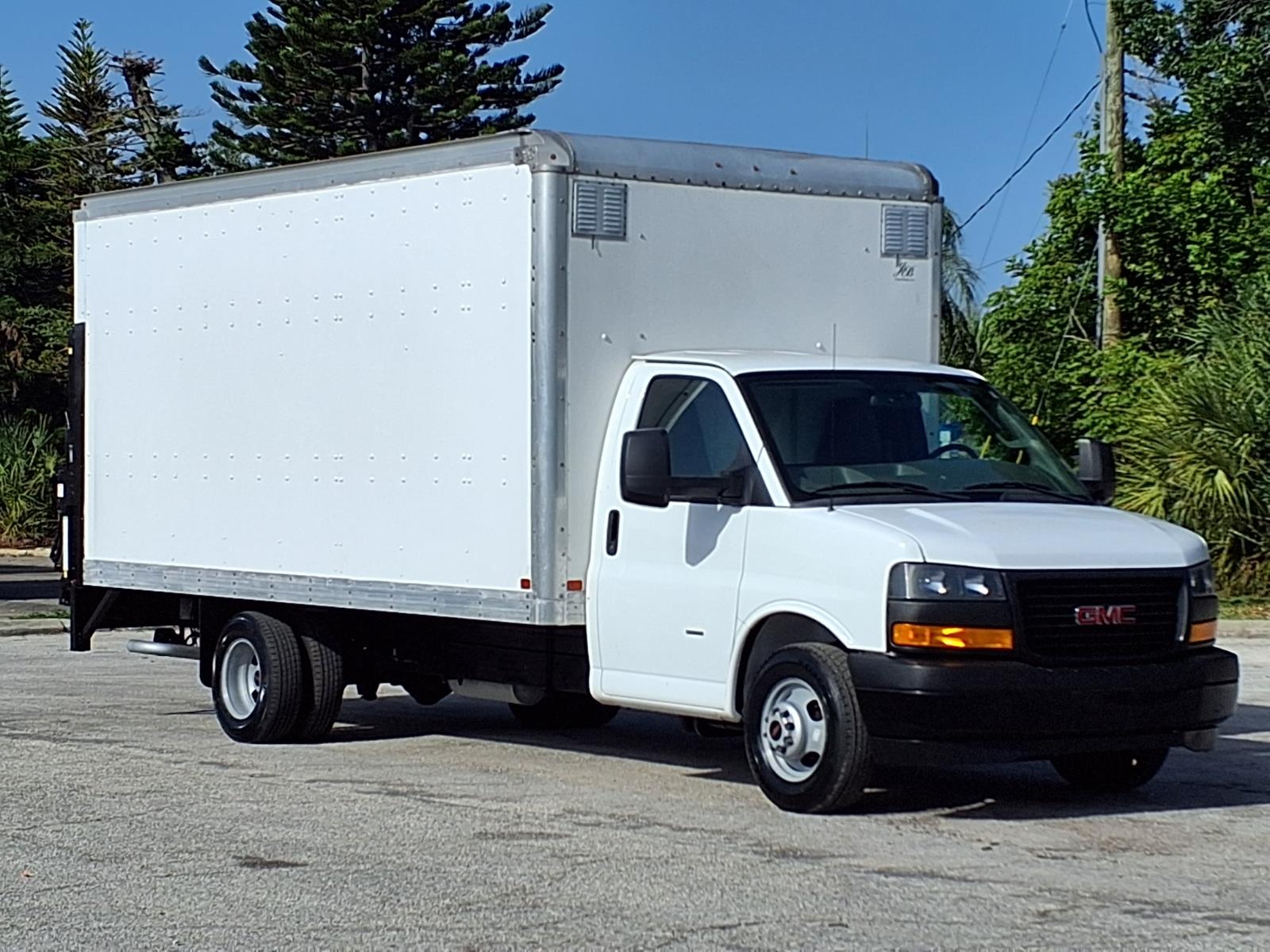 GMC Savana