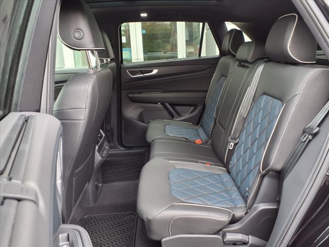 2024 Volkswagen Atlas Cross Sport SEL Premium R-Line 4Motion - Photo 13