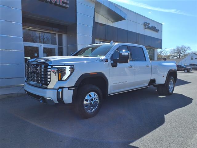 2025 GMC Sierra 3500HD Denali - Photo 2