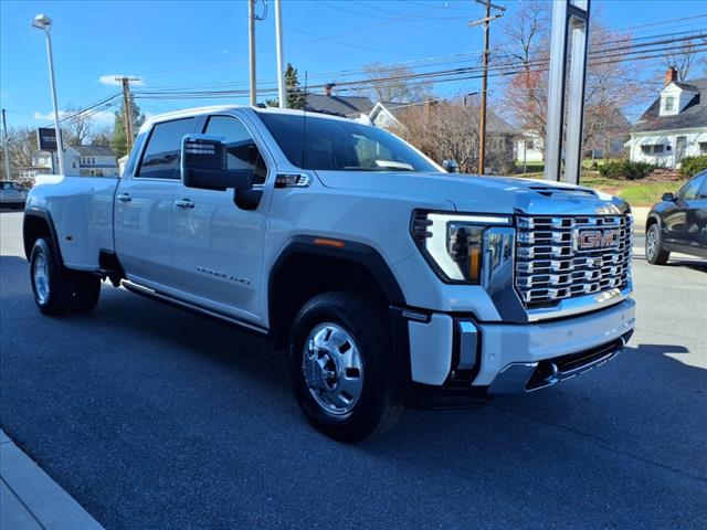 2025 GMC Sierra 3500HD Denali - Photo 3