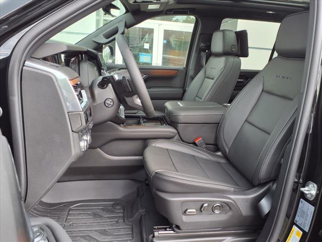 2025 GMC Yukon Denali - Photo 8