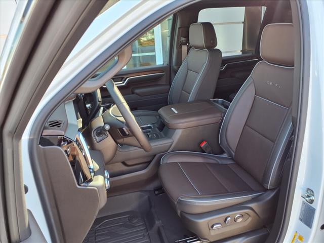 2025 GMC Sierra 3500HD Denali - Photo 8