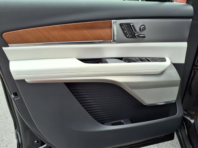 2026 Cadillac VISTIQ Sport - Photo 8