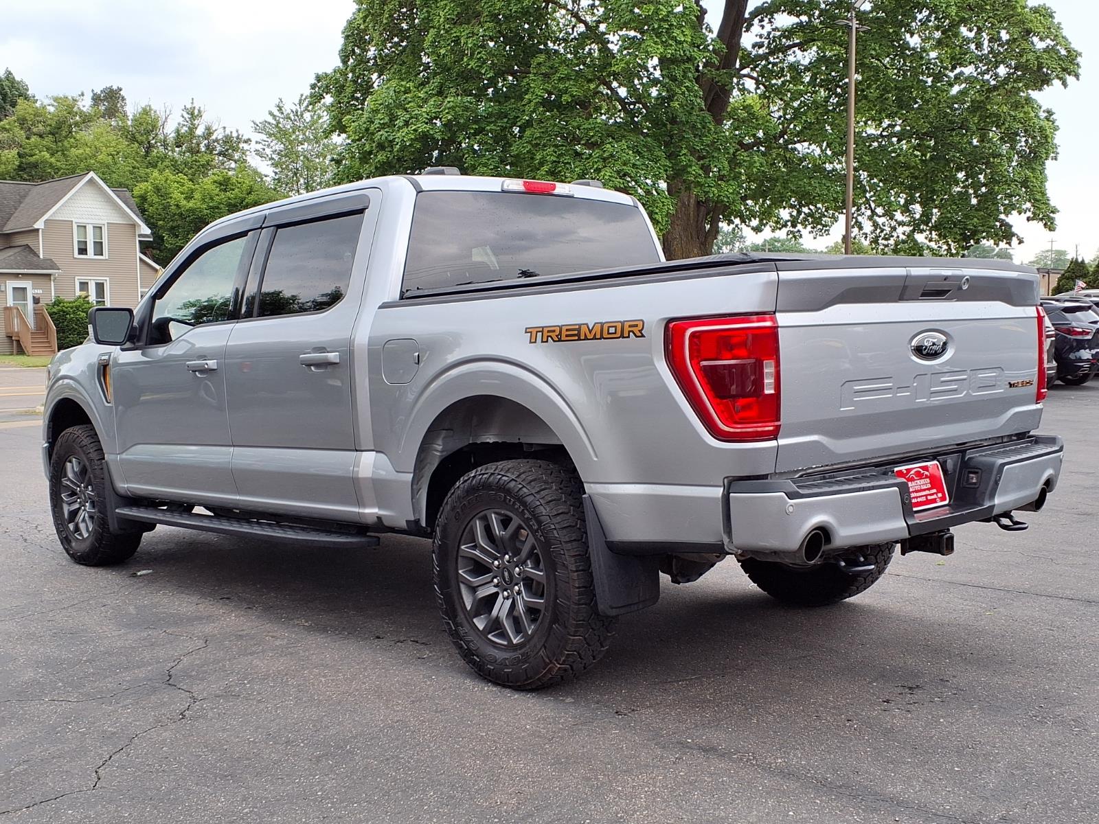 View vehicle photo 4