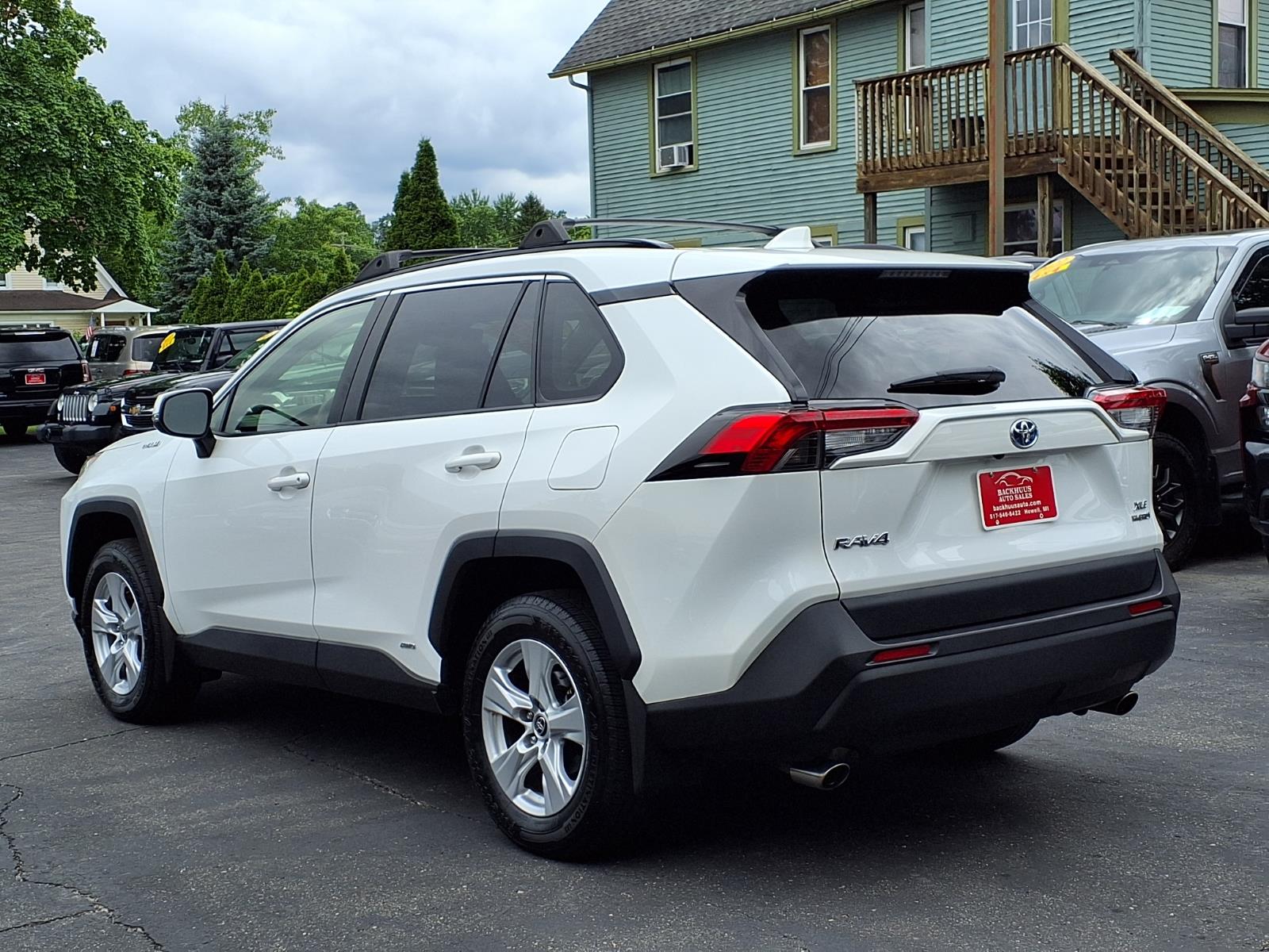 View vehicle photo 4