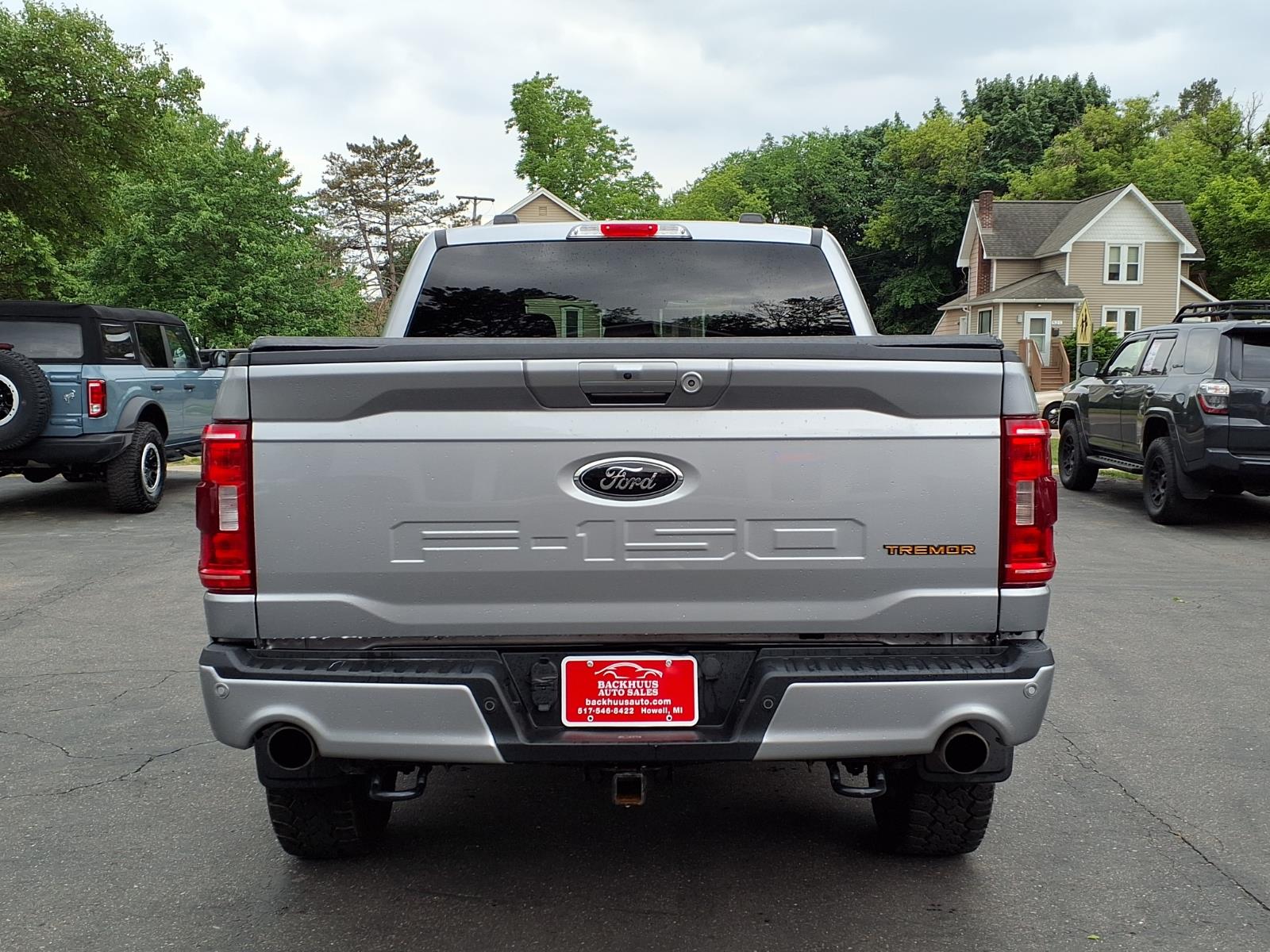 View vehicle photo 5