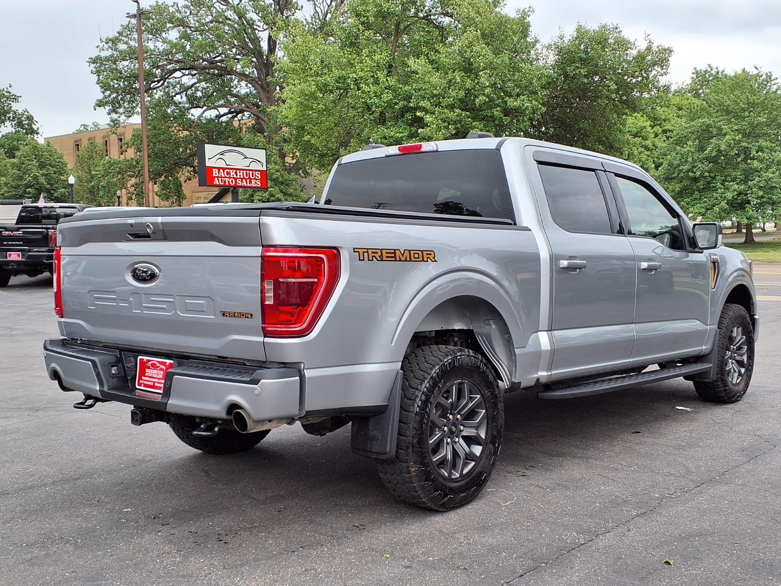 View vehicle photo 6