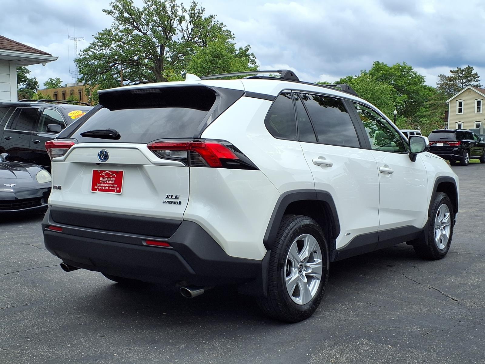 View vehicle photo 6