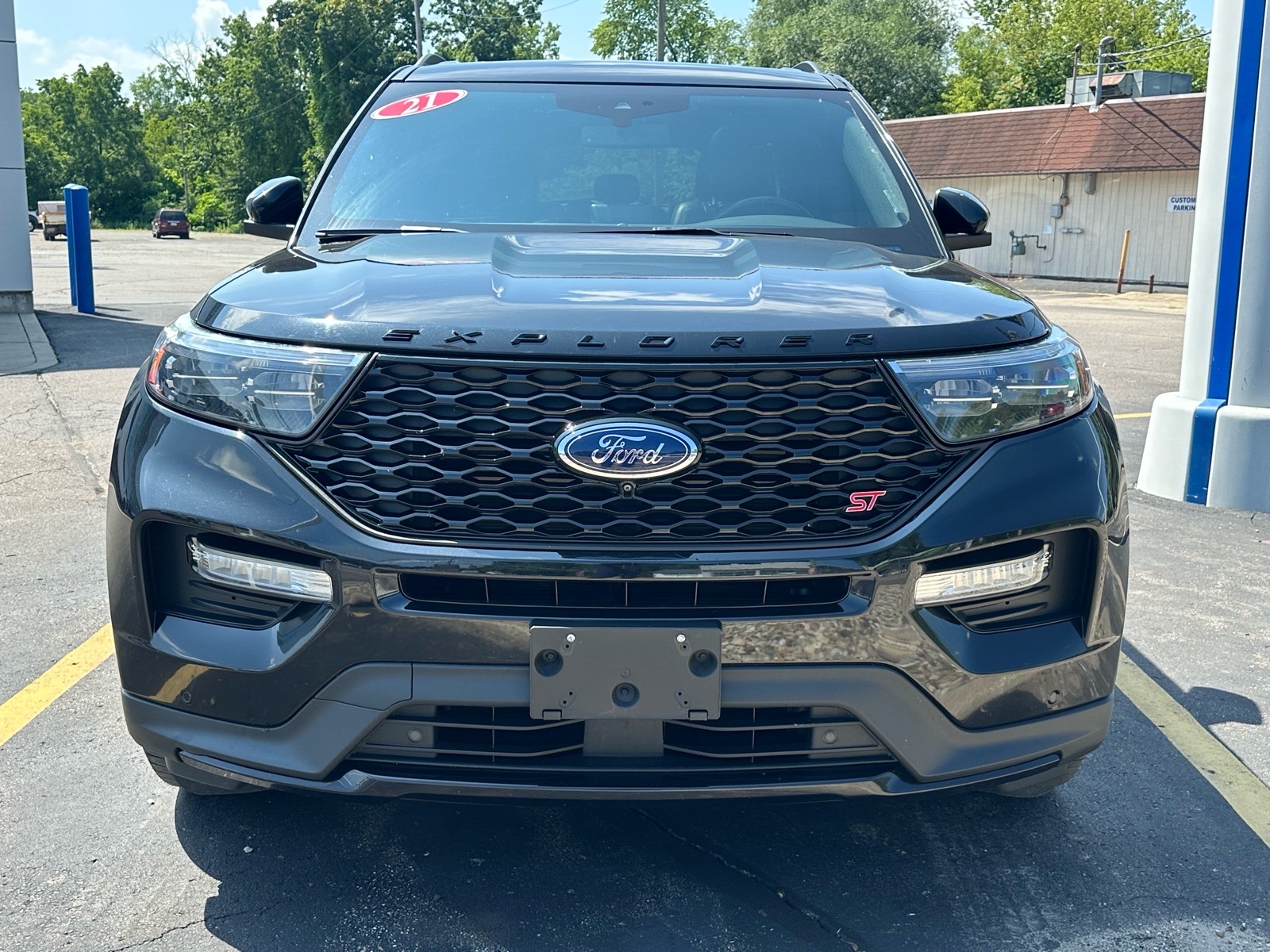 View vehicle photo 2