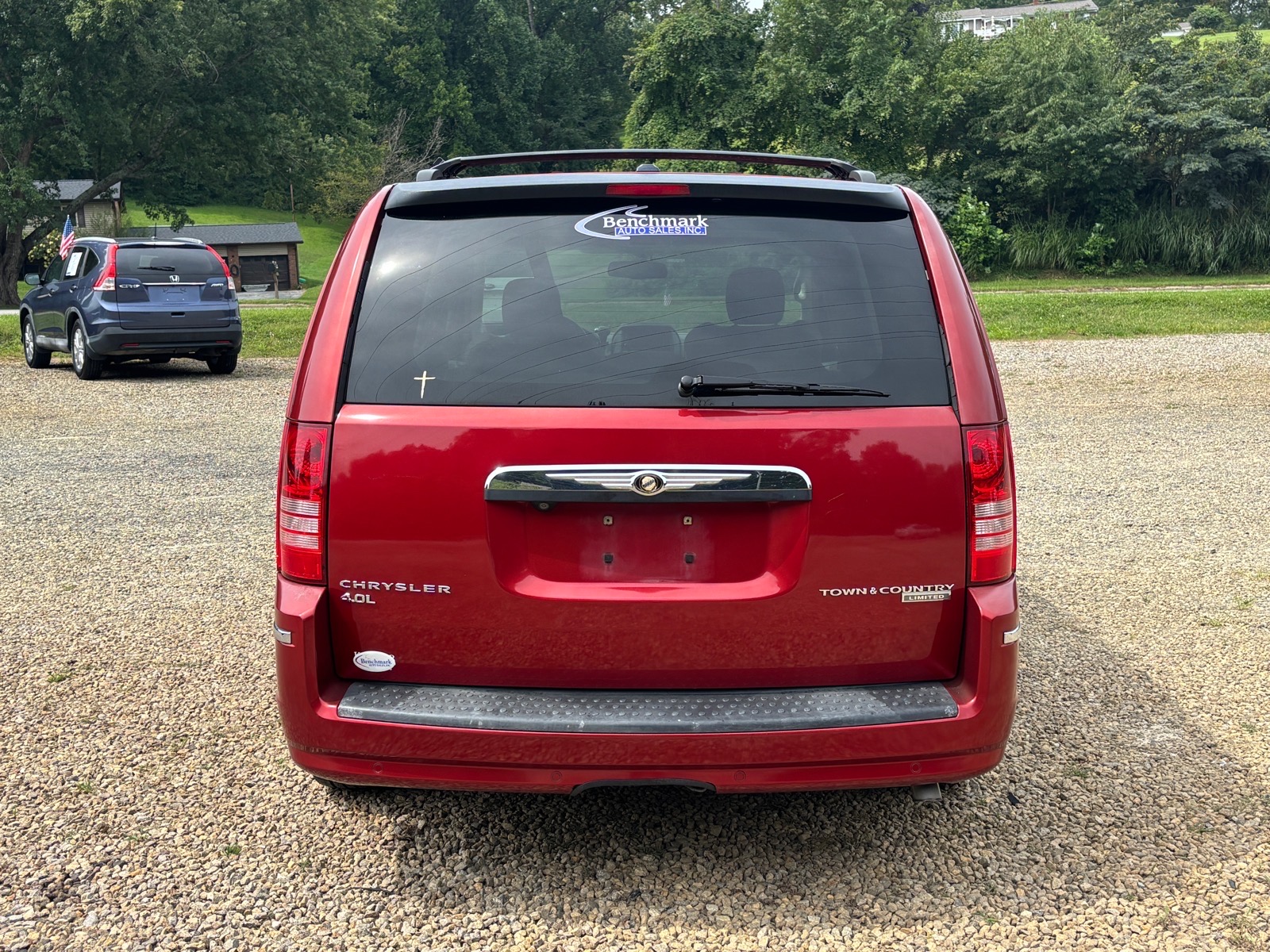 2010 Chrysler Town & Country Limited - Photo 10