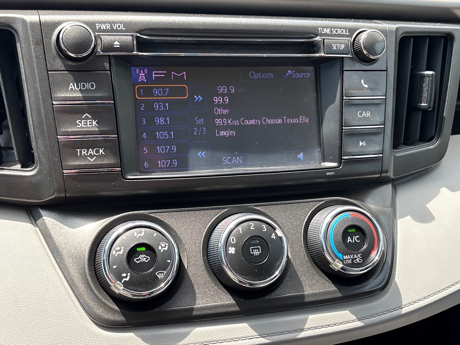 2013 Toyota RAV4 LE - Photo 10