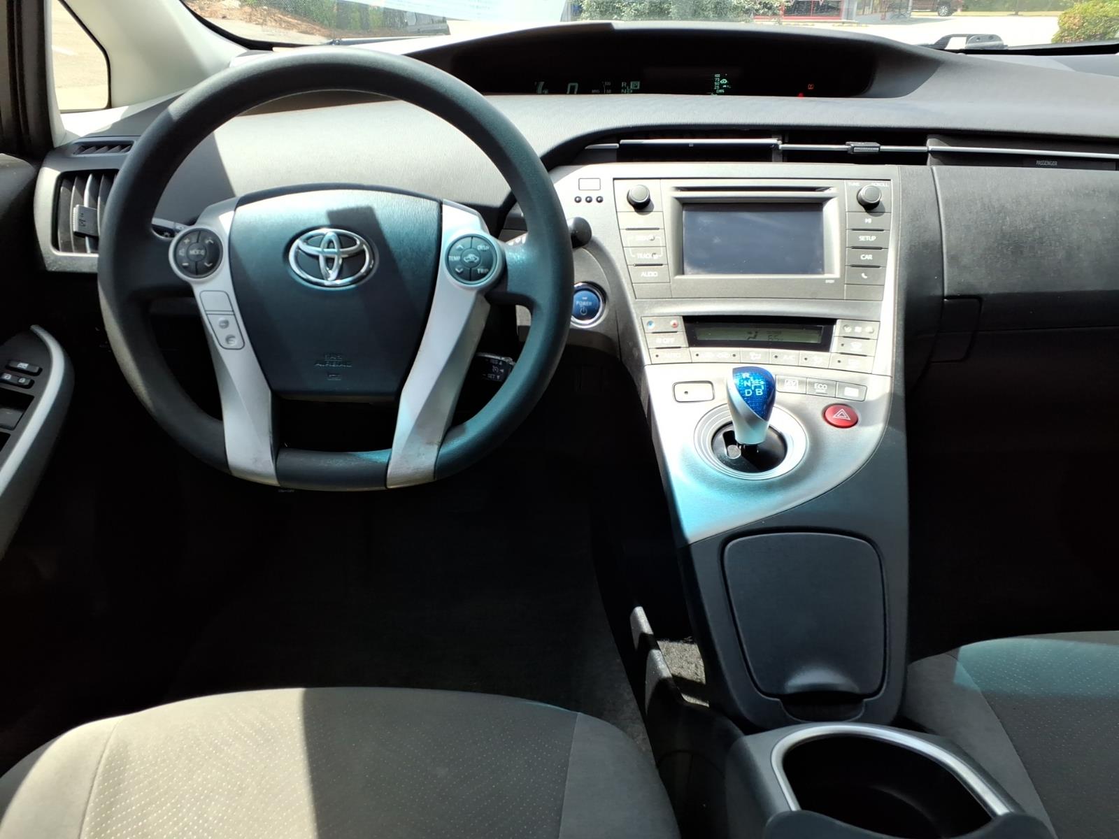 2013 Toyota Prius Two - Photo 11