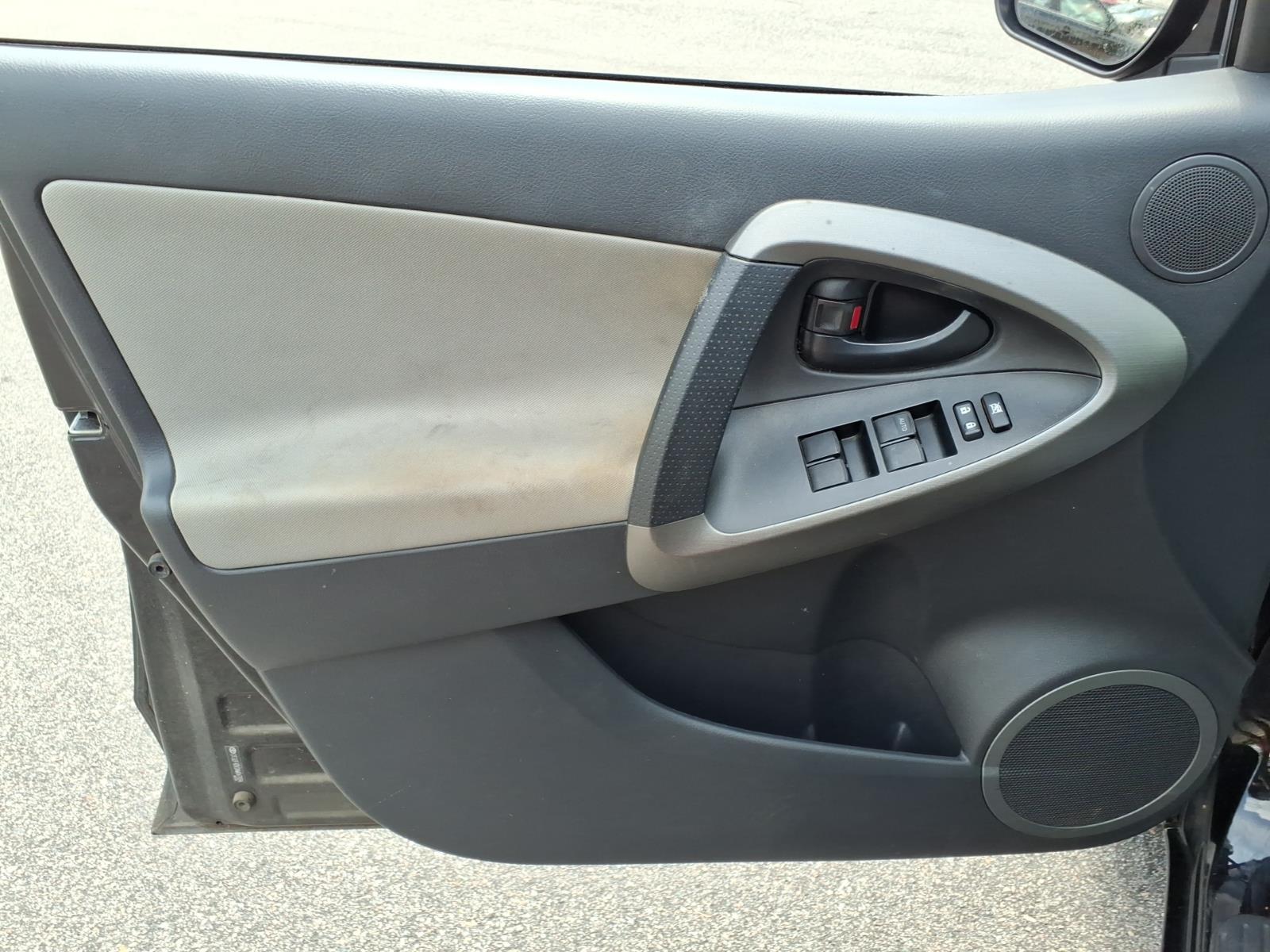 2010 Toyota RAV4 Base - Photo 12