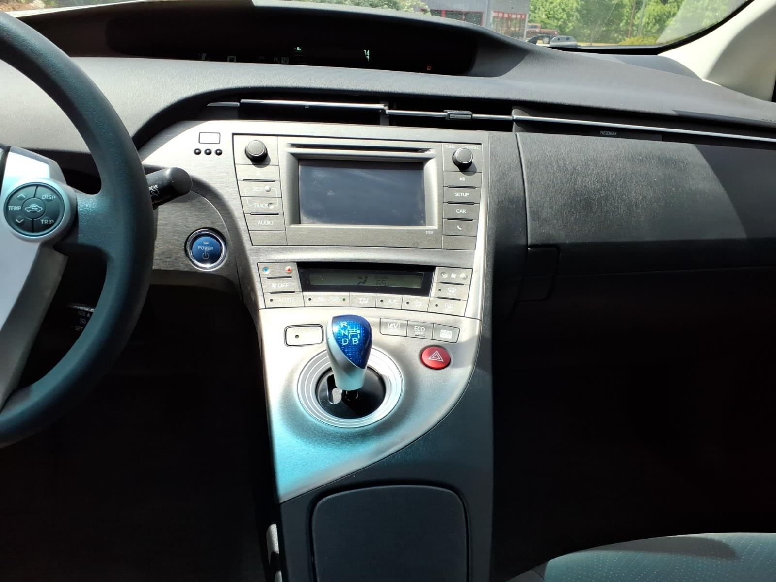 2013 Toyota Prius Two - Photo 12