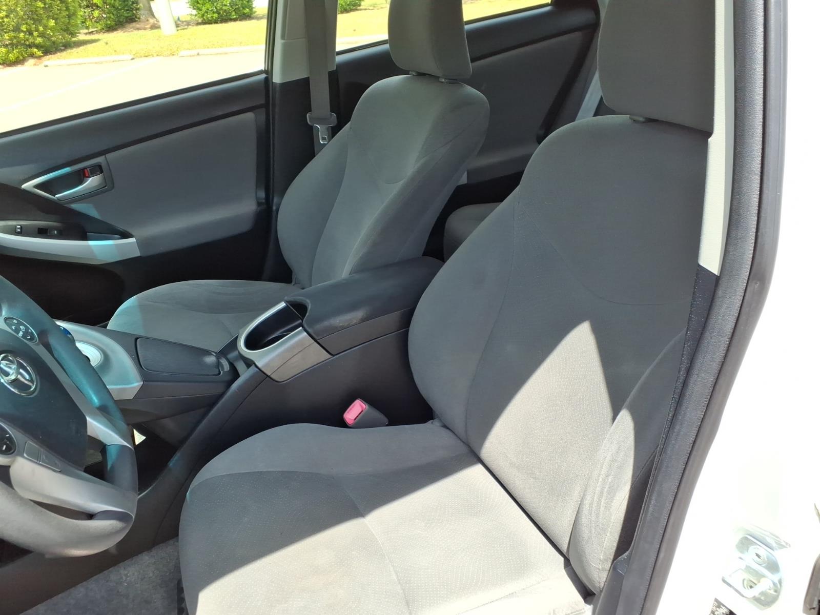 2013 Toyota Prius Two - Photo 14