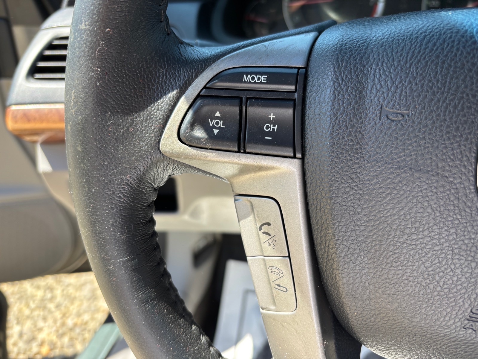 2011 Honda Accord EX-L - Photo 15