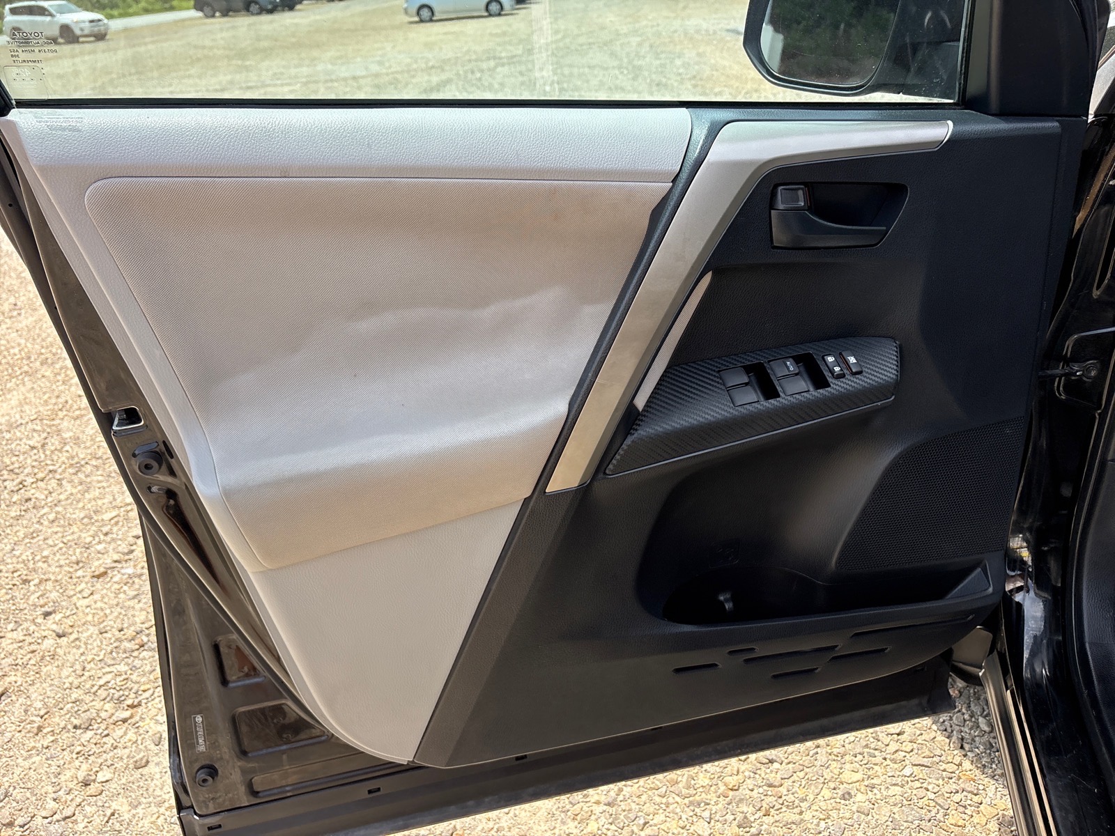 2013 Toyota RAV4 LE - Photo 15