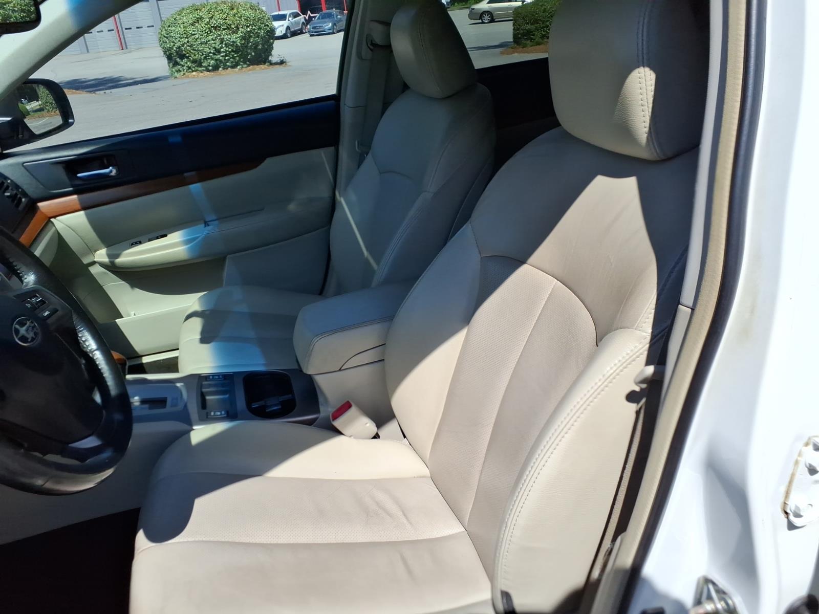 2013 Subaru Outback Limited - Photo 16