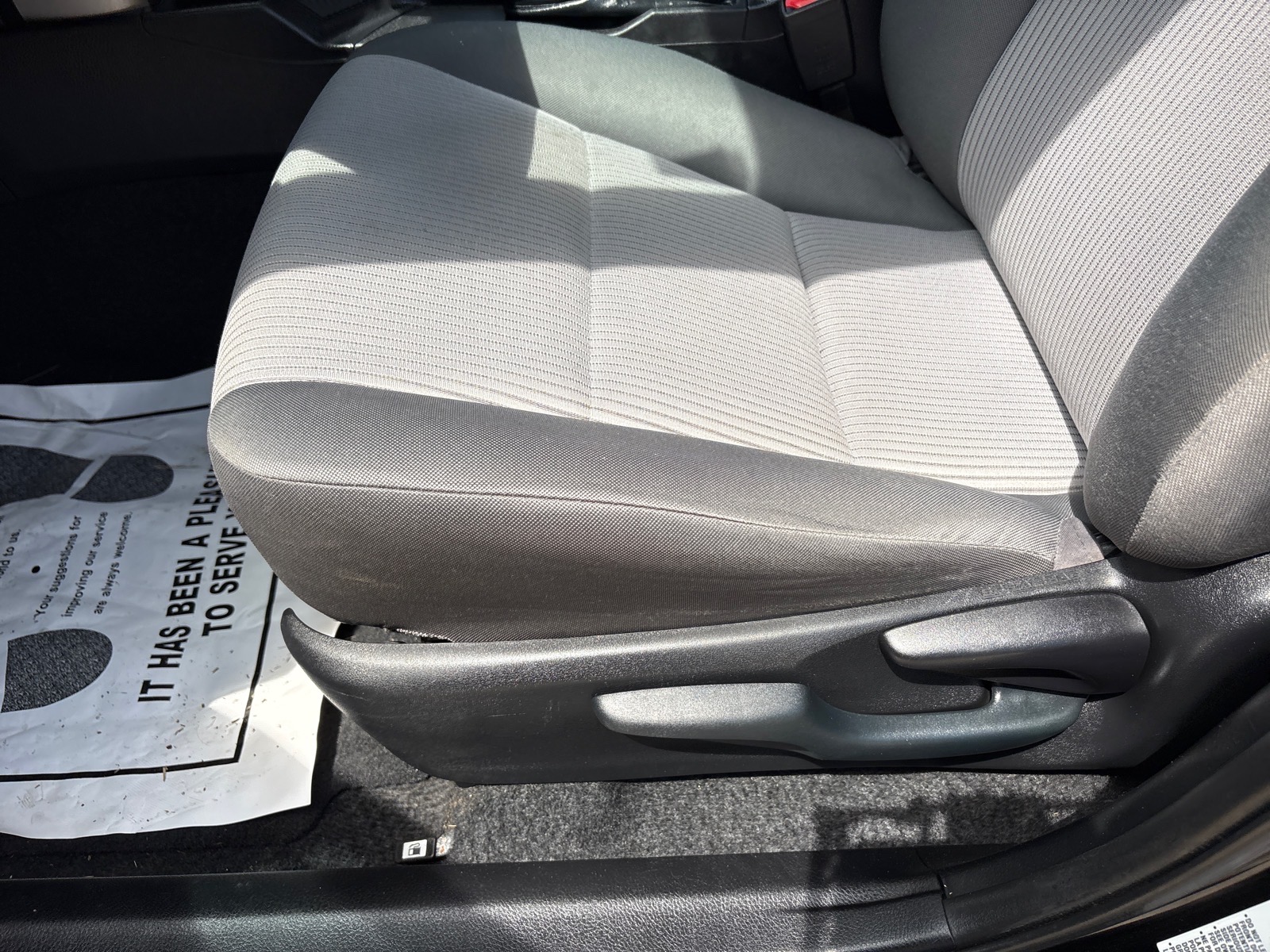 2013 Toyota RAV4 LE - Photo 17