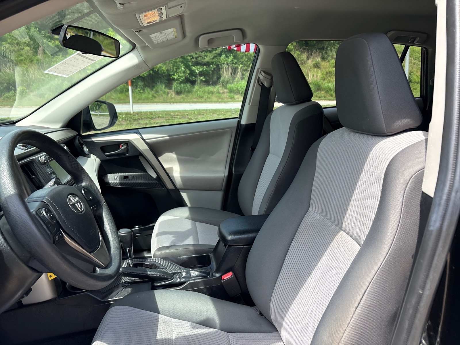 2013 Toyota RAV4 LE - Photo 18