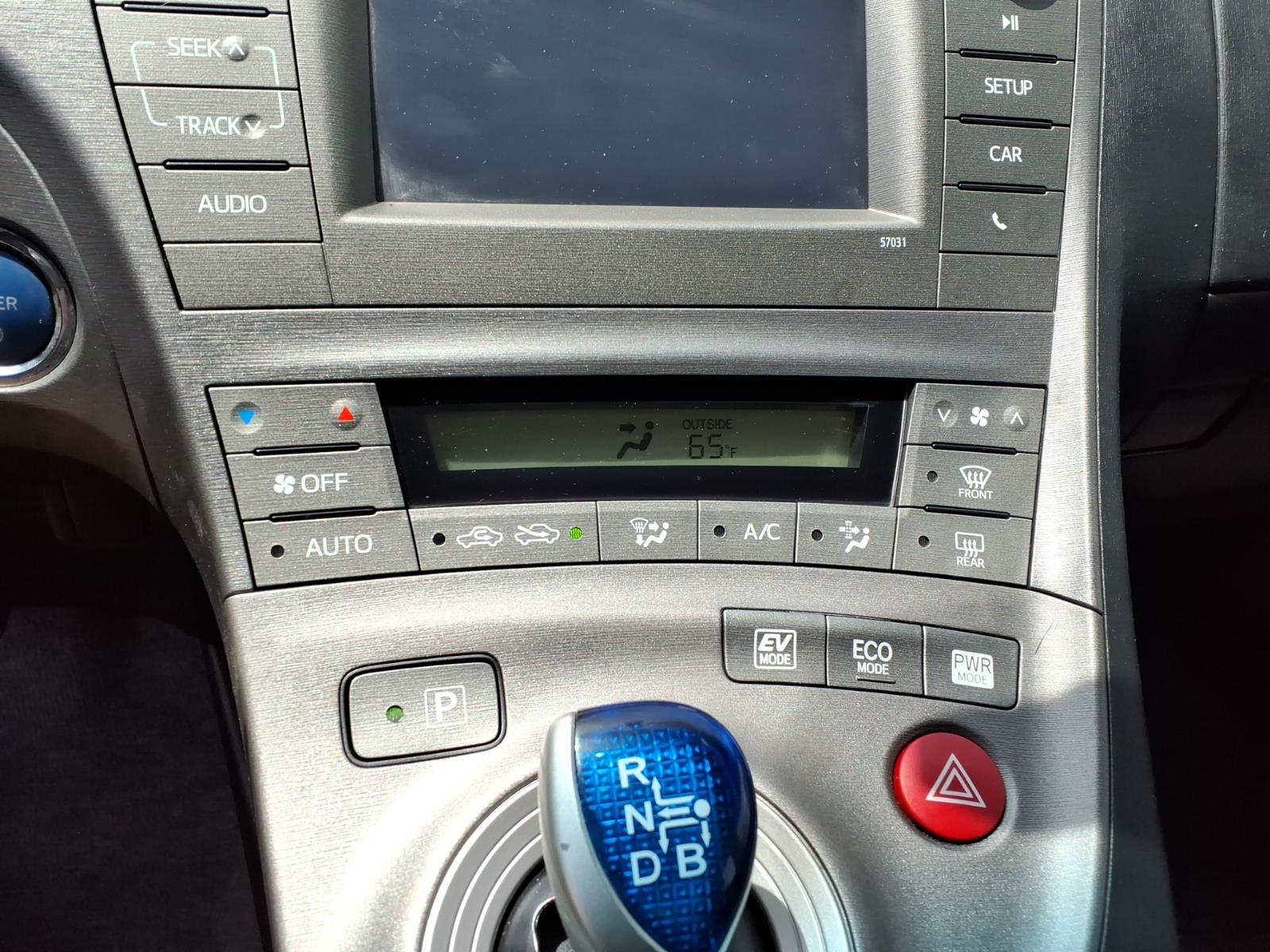 2013 Toyota Prius Two - Photo 18