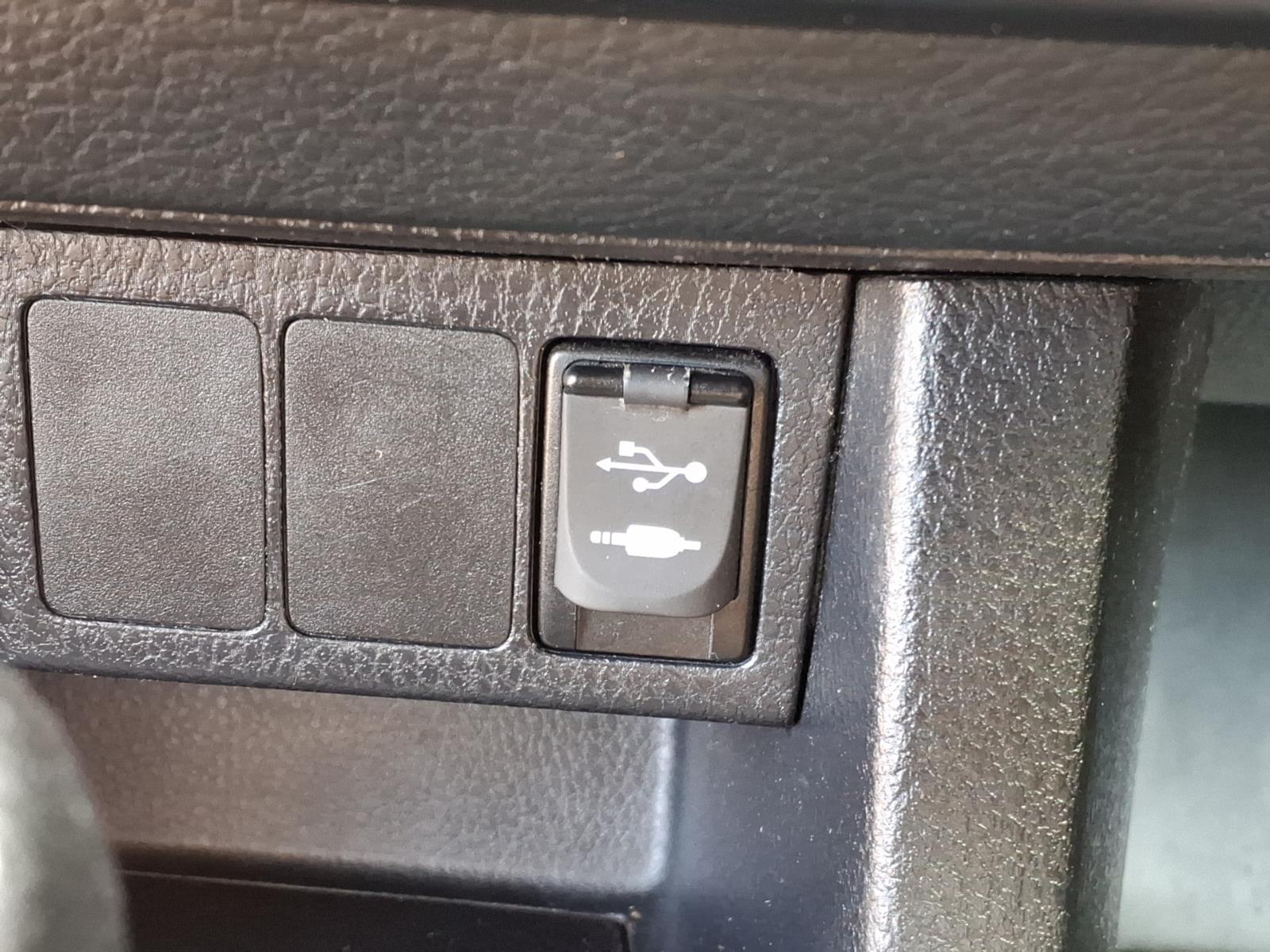 2014 Toyota Corolla LE - Photo 19