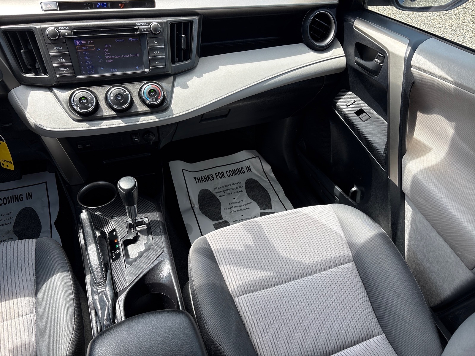 2013 Toyota RAV4 LE - Photo 19