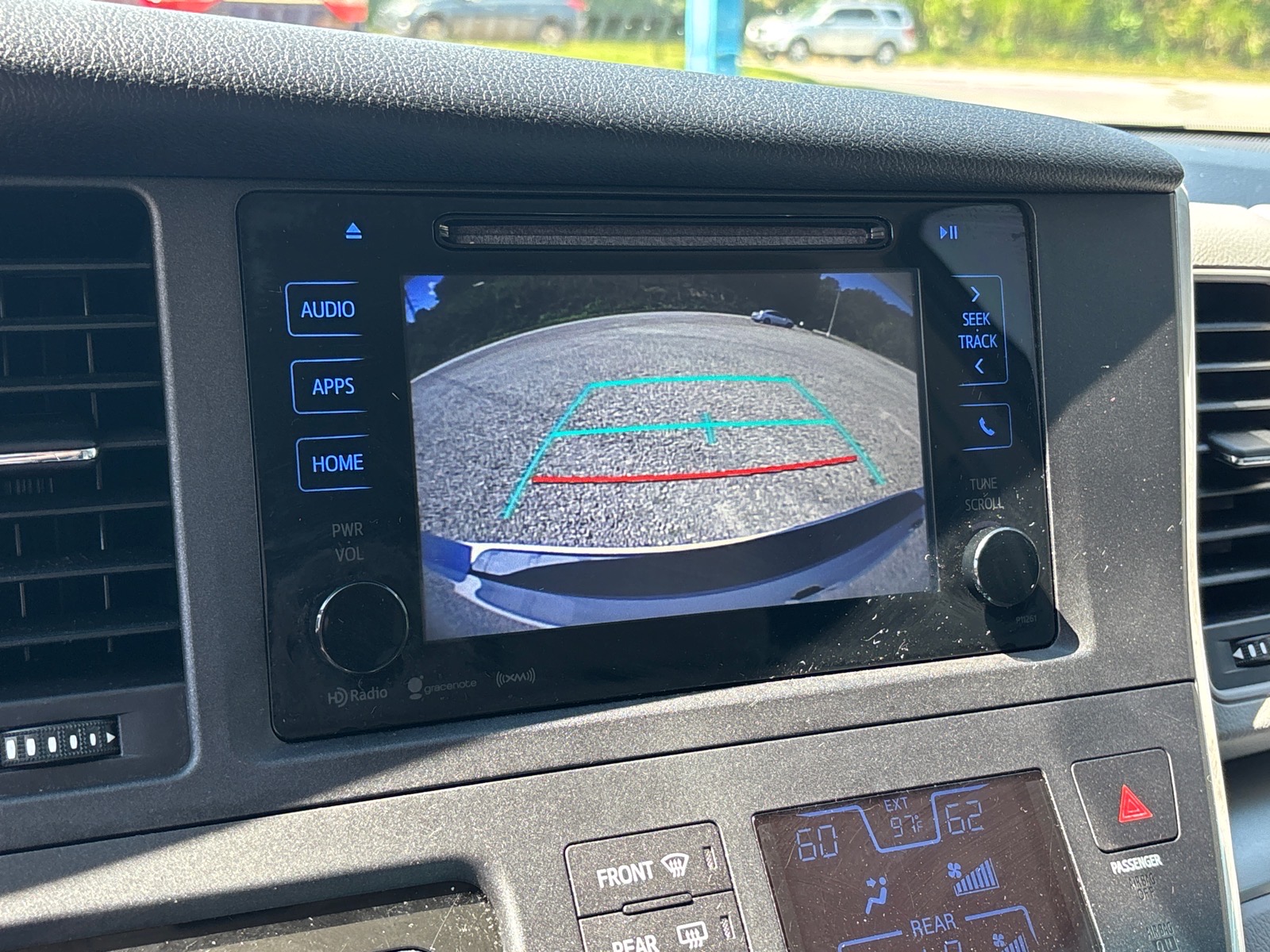 2017 Toyota Sienna LE - Photo 19