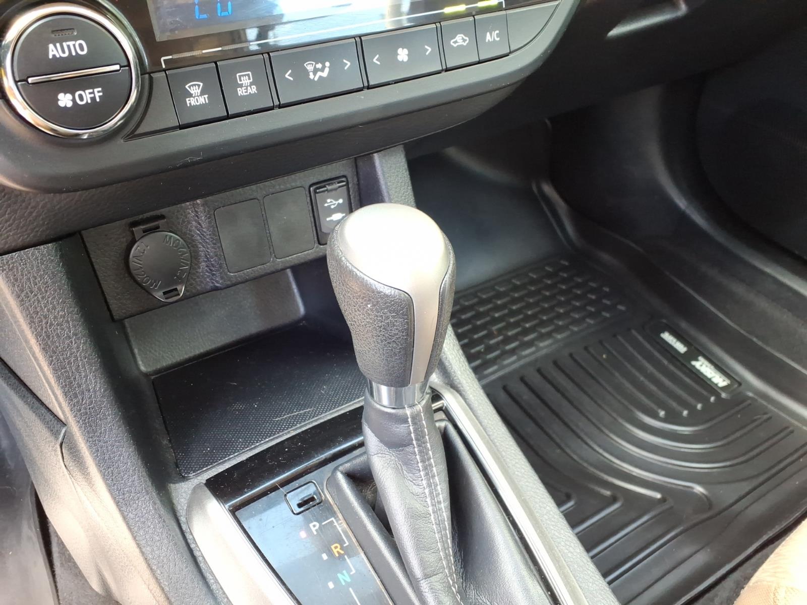 2014 Toyota Corolla LE - Photo 20