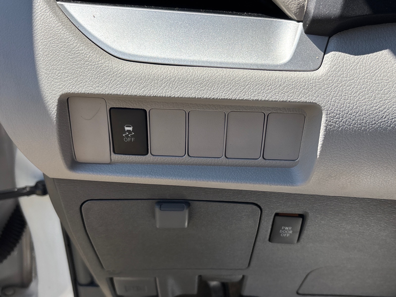 2017 Toyota Sienna LE - Photo 23