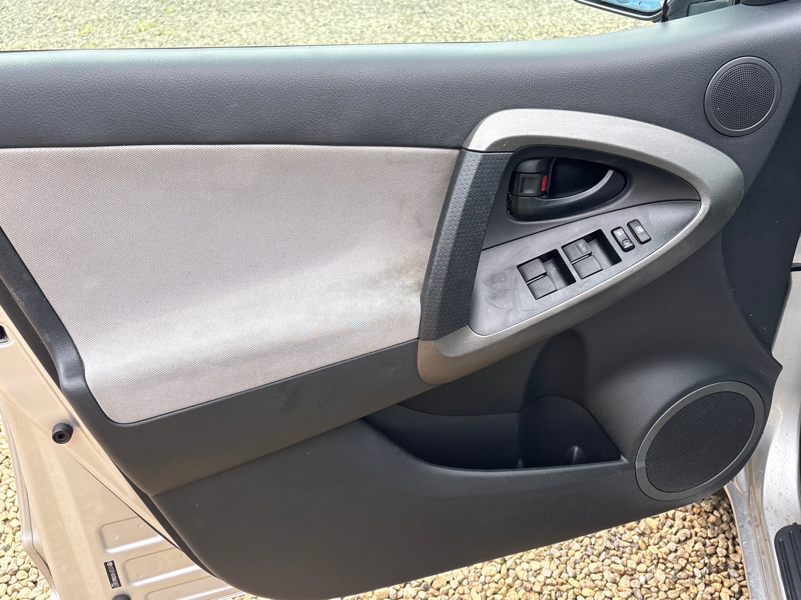 2011 Toyota RAV4 Base - Photo 24