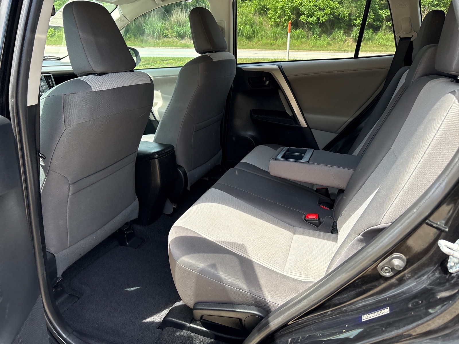 2013 Toyota RAV4 LE - Photo 24