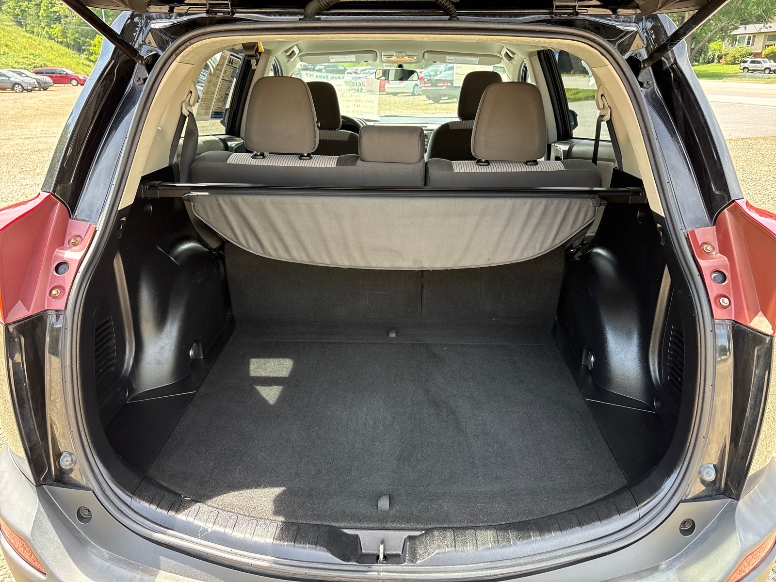2013 Toyota RAV4 LE - Photo 25
