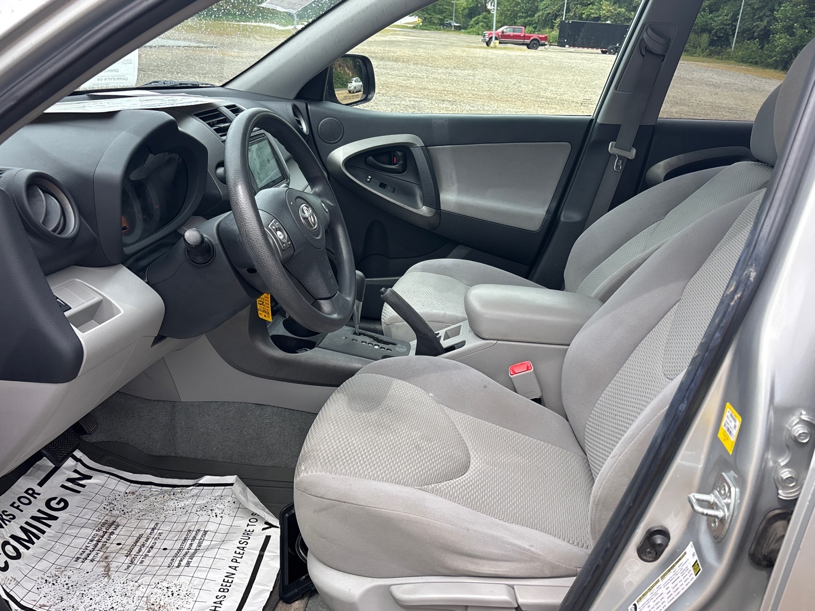 2011 Toyota RAV4 Base - Photo 26