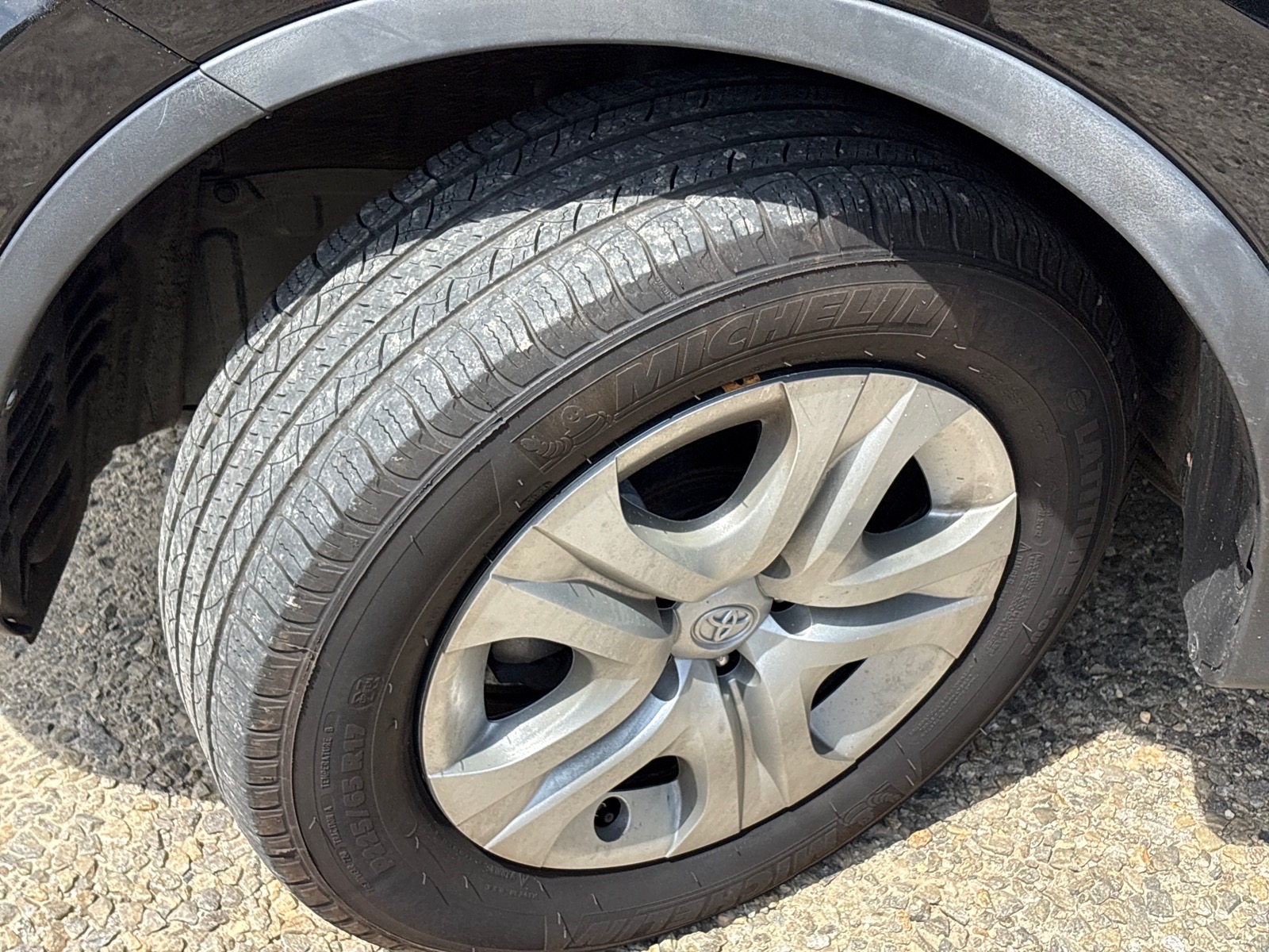 2013 Toyota RAV4 LE - Photo 26
