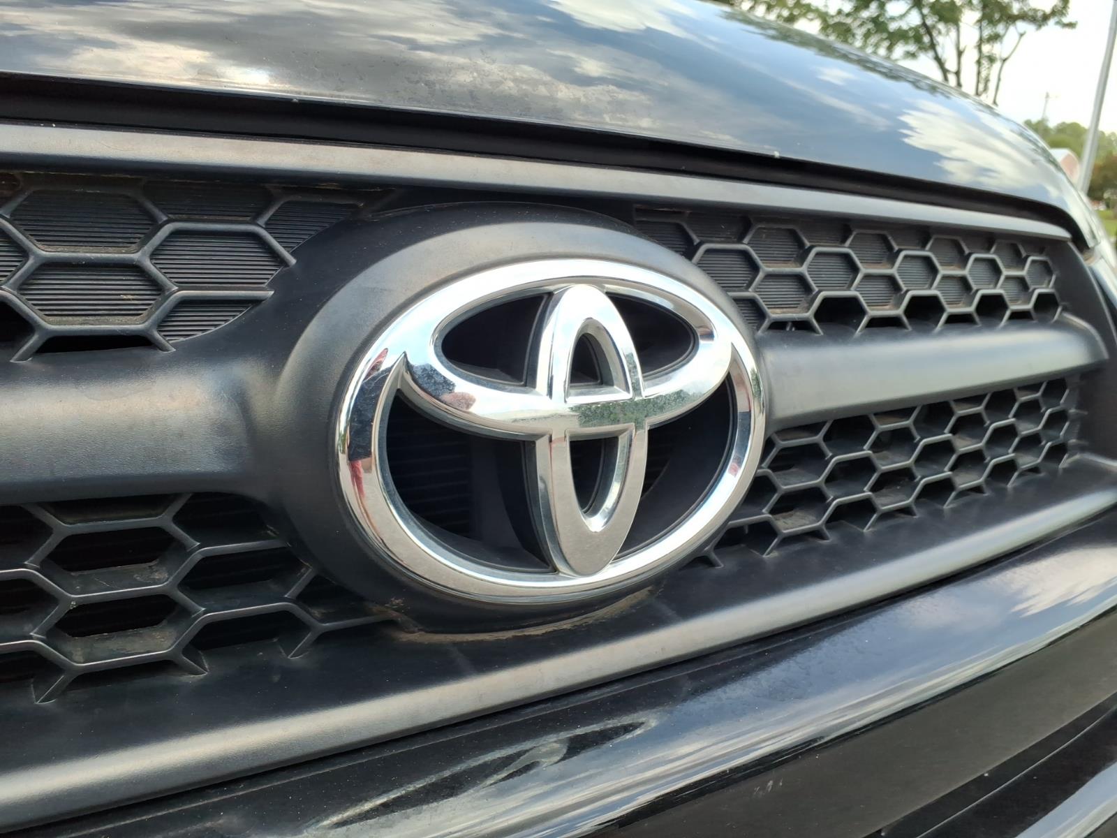 2010 Toyota RAV4 Base - Photo 27